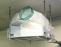 スモールスタートで実現した食品工場の結露・衛生対策事例【天吊型小型除湿器『ドライ・イット』】
